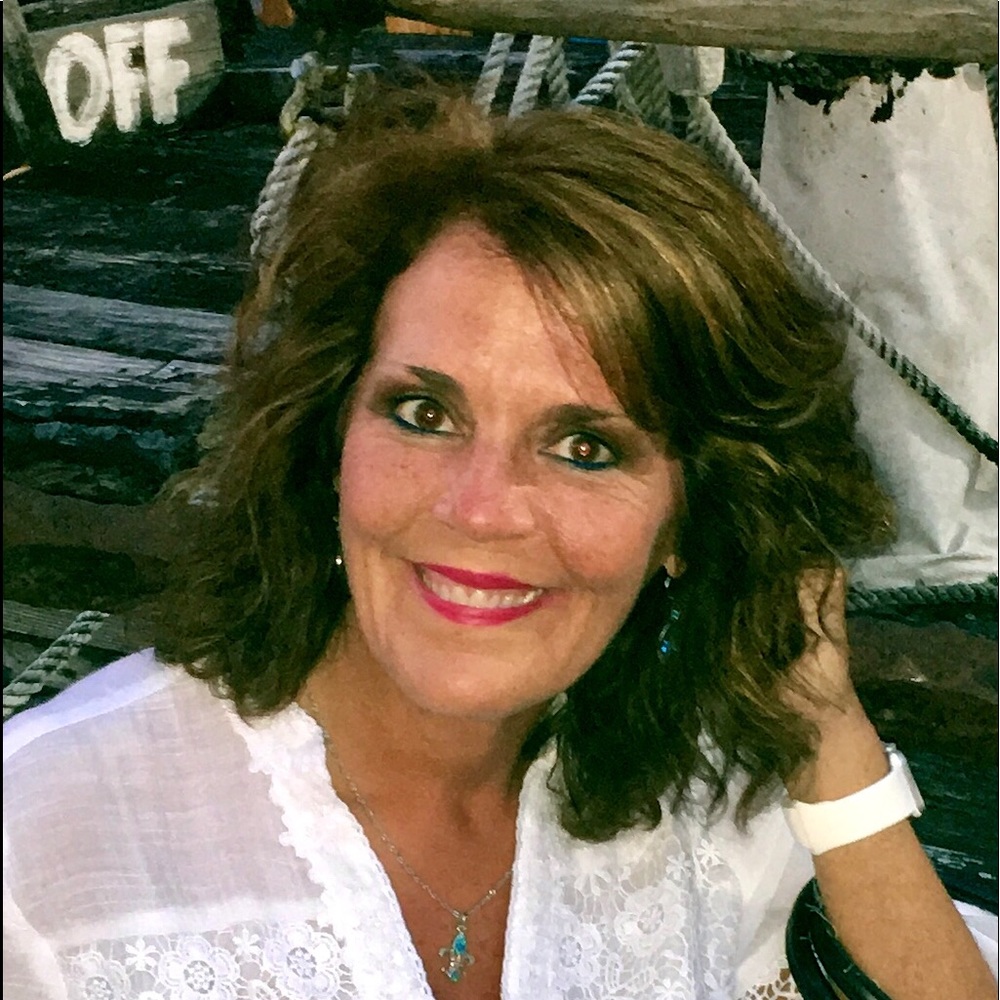 Meet your Posher, Suzanne